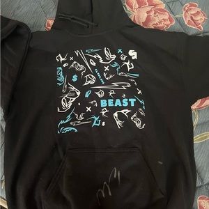 MR BEAST SIGNED SWEATSHIRT
